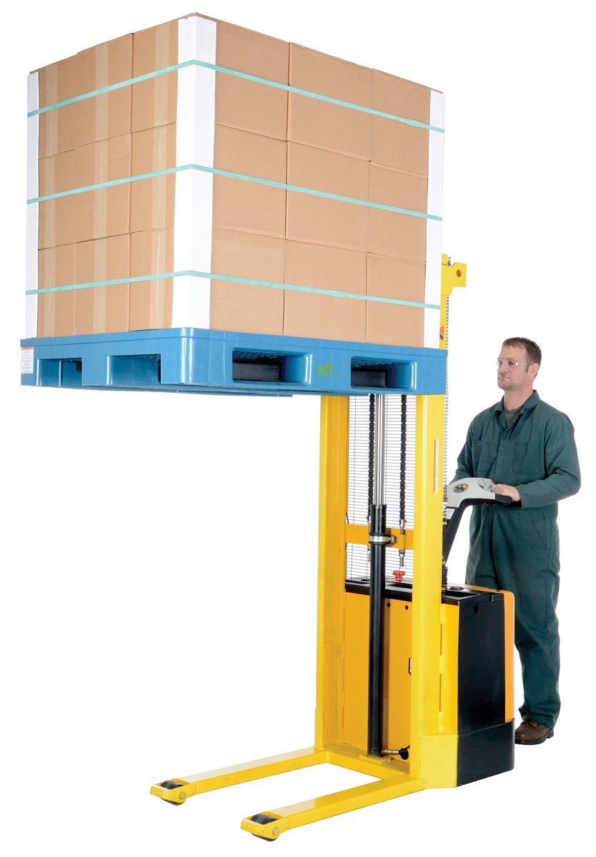 Stackers with Powered Drive and Powered Lift (S) - Product Family Page