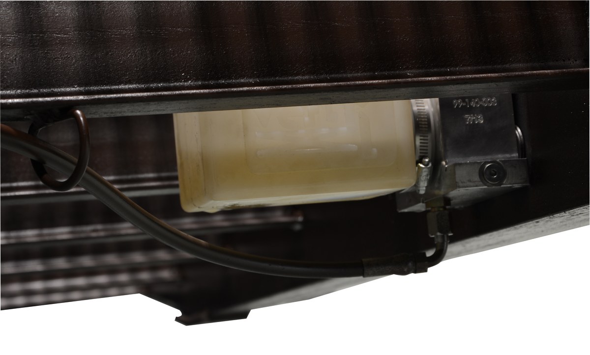 Vestil YRD-20-8536-H Steel Yard Ramp Hydraulic Dockleveler Capacity 85 x 36 Earth-Tone Brown 20000 lb